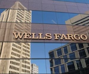 Investeringar låter dig öka din förmögenhet över tid genom att investera dina pengar i tillgångar som aktier, obligationer, fonder, fastigheter med mera, men de innebär alltid risker, inklusive marknadsvolatilitet, potentiell kapitalförlust och inflation som urholkar avkastningen. Nyckeln är att investera med en tydlig strategi, korrekt diversifiering och endast med kapital som inte äventyrar din ekonomiska stabilitet.